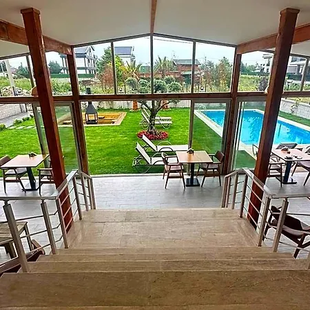 Royalova Hotell Çınarcık